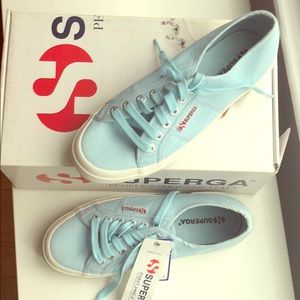 Superga classic sneakers. Crystal blue.